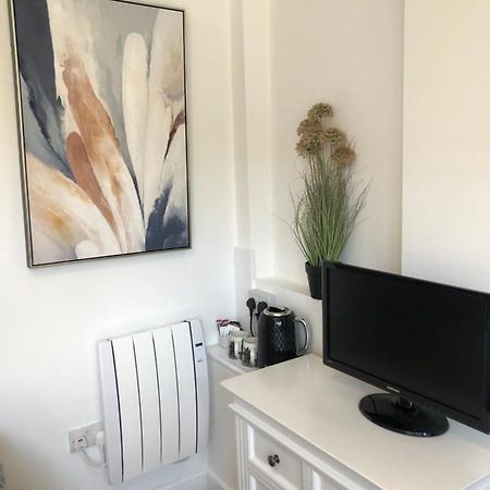 Lovely Modern Decorated 1 Bed Studio Newport  Exterior foto